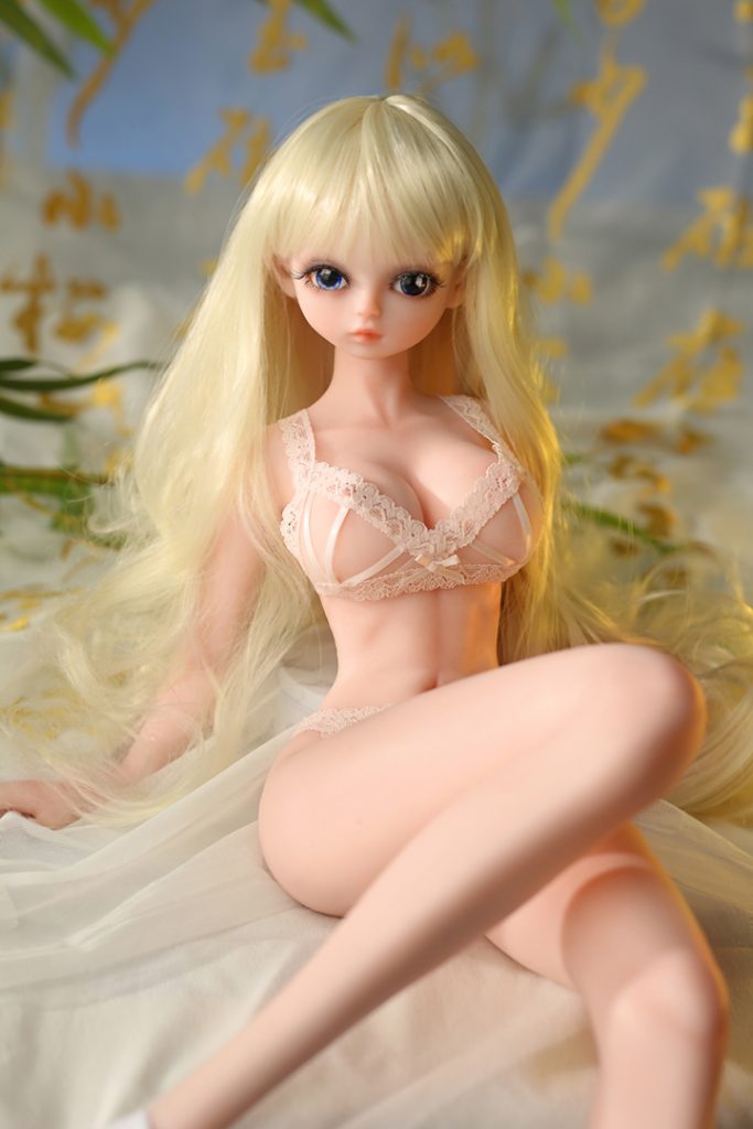 <$600 62cm (2.03ft) 6.61Lb Silicone Mini Sex Doll-Emily 24
